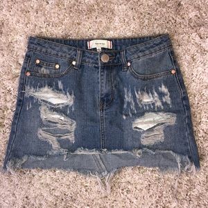 distressed denim skirt size small